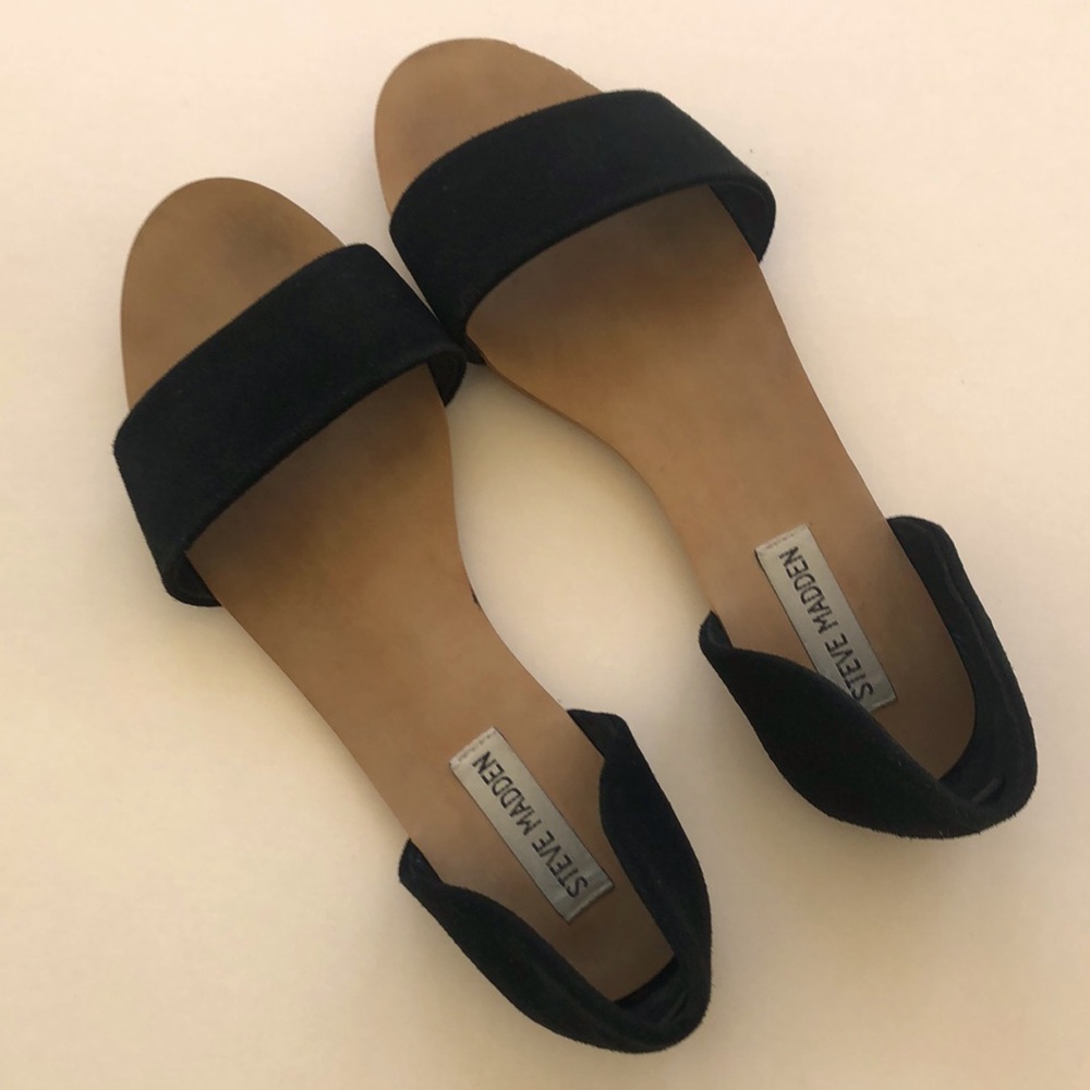 STEVE MADDEN Black Suede Leather Upper, PU Lining Open Toe Sandal size 8M